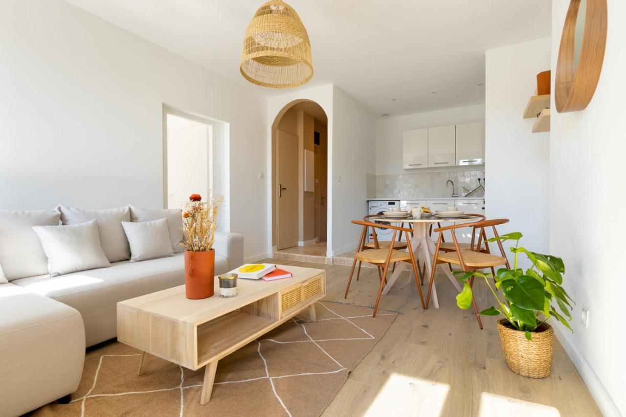 With View & Balcony In Heart Of Apartamento