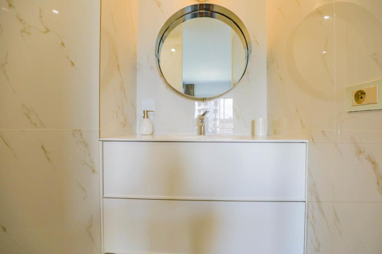 Standing 2 Ch - Proche Metro Et Castellane Apartment