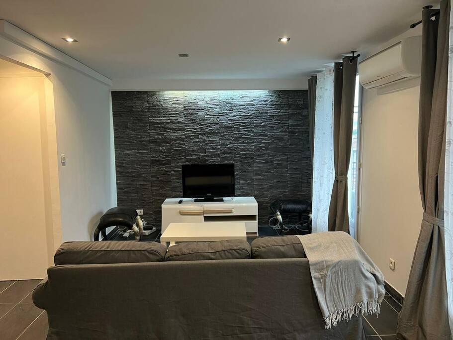 Appartement Grand Climatise Et Fonctionnel Marseilles
