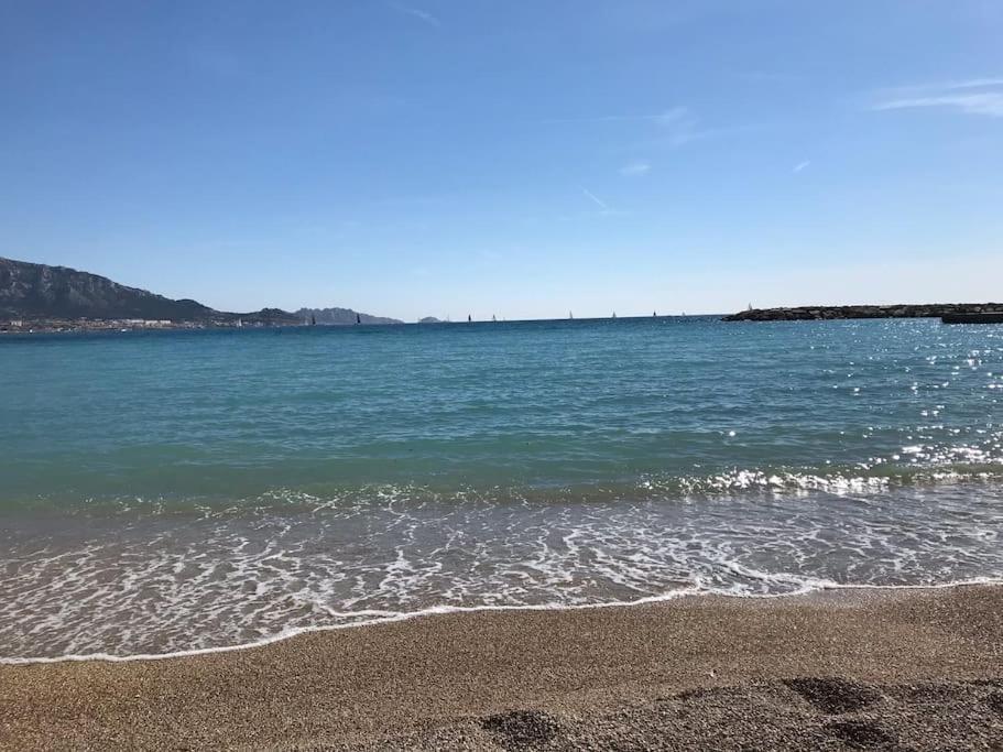 Calme Grand Jardin Bord De Mer. Parking Marseille