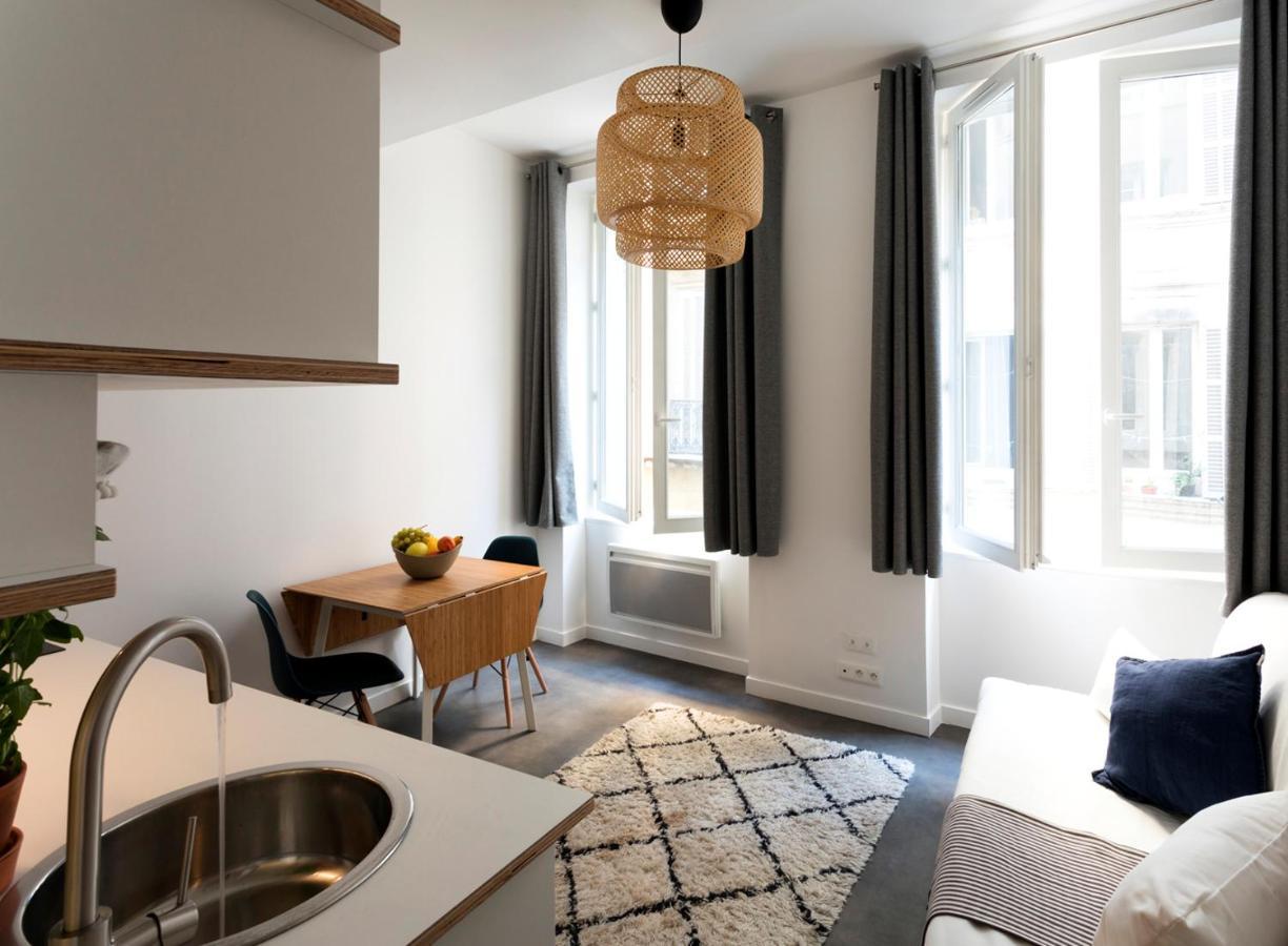 Jolis A 2 Pas Du Vieux Port Dans Immeuble Avec Gardien