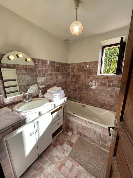 Agreable Maison Provencale Avec Jardin Holiday home *