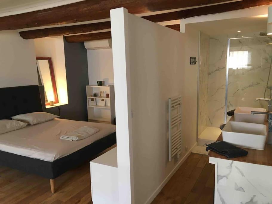 Apartment Flc -notre-dame 5 Min, Luxurious Loft 4 Rooms, 8 Guests- Marseille
