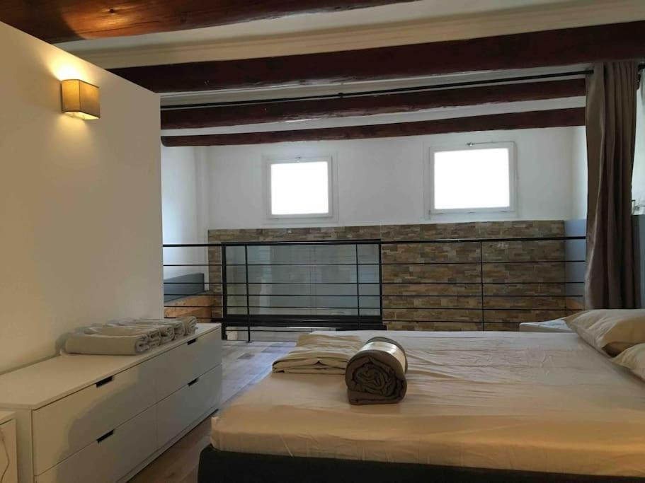 Flc -notre-dame 5 Min, Luxurious Loft 4 Rooms, 8 Guests-