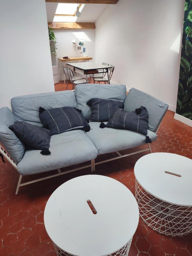 Sunny, Spacious And In Location! Căn hộ