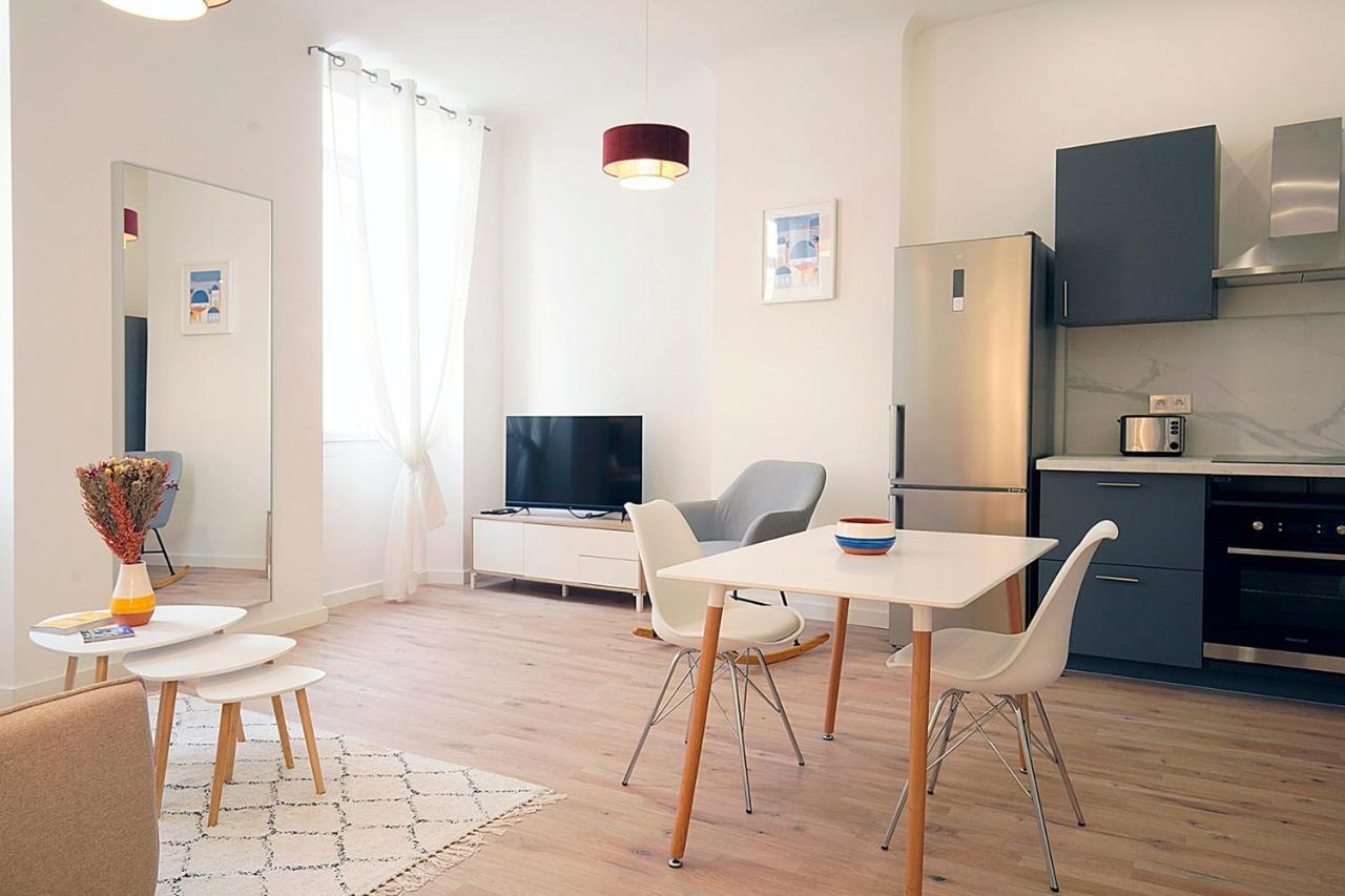 Apartment Beautiful Cocoon 54 M For 4 Near The Old Port Marseille