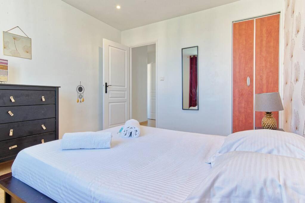 T4 Avec 3 Et Balcon A Mazargues Apartment *