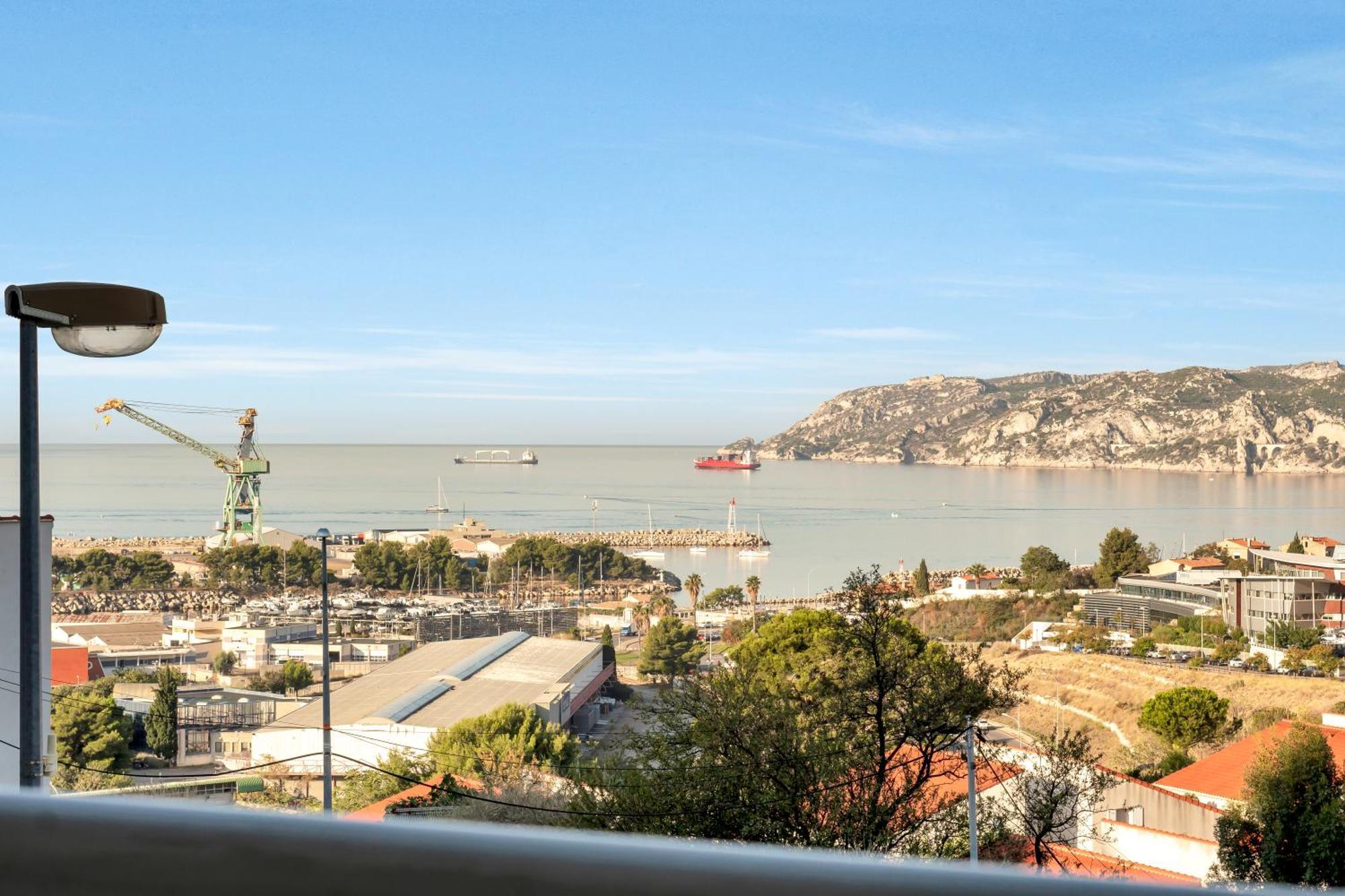 Seaview Apartment