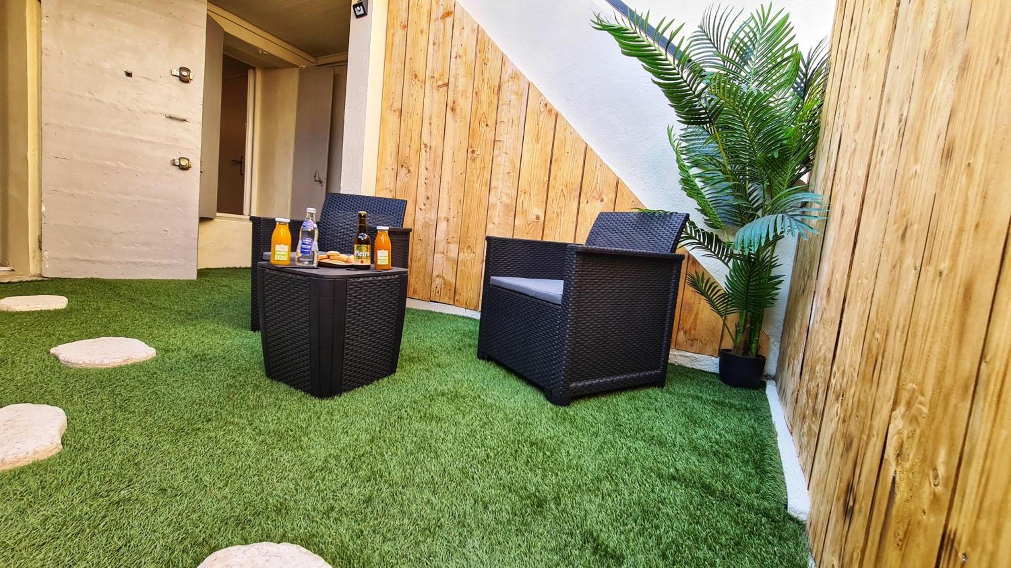 Apartamento T2 Miroir Jardin Et Parking Prive *