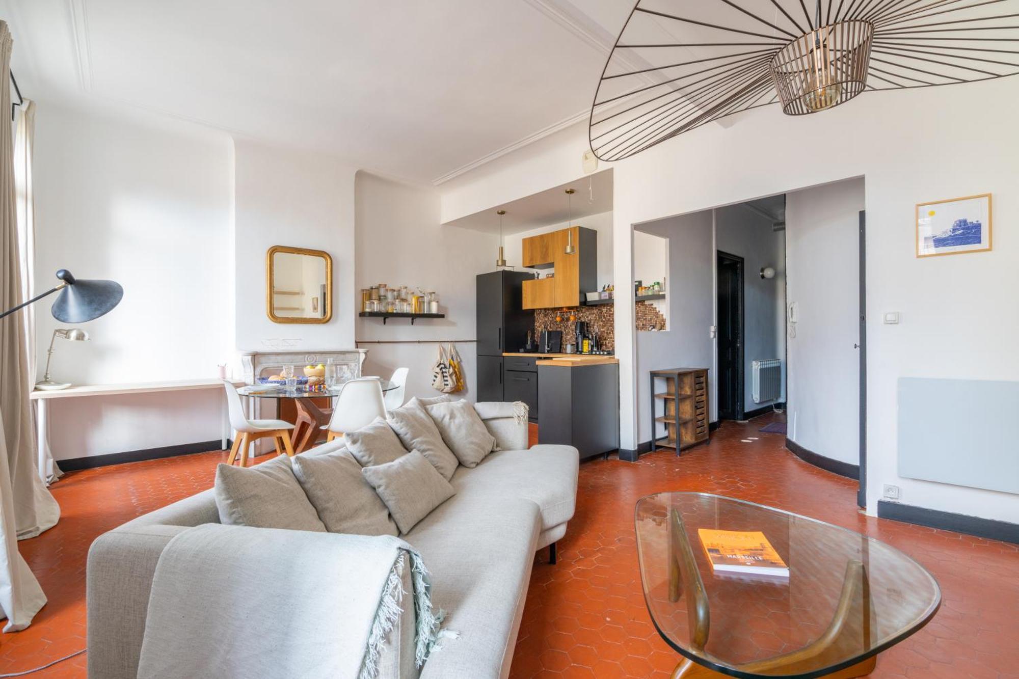 De Charme Au Coeur De La Plaine By Weekome Apartment Marseilles
