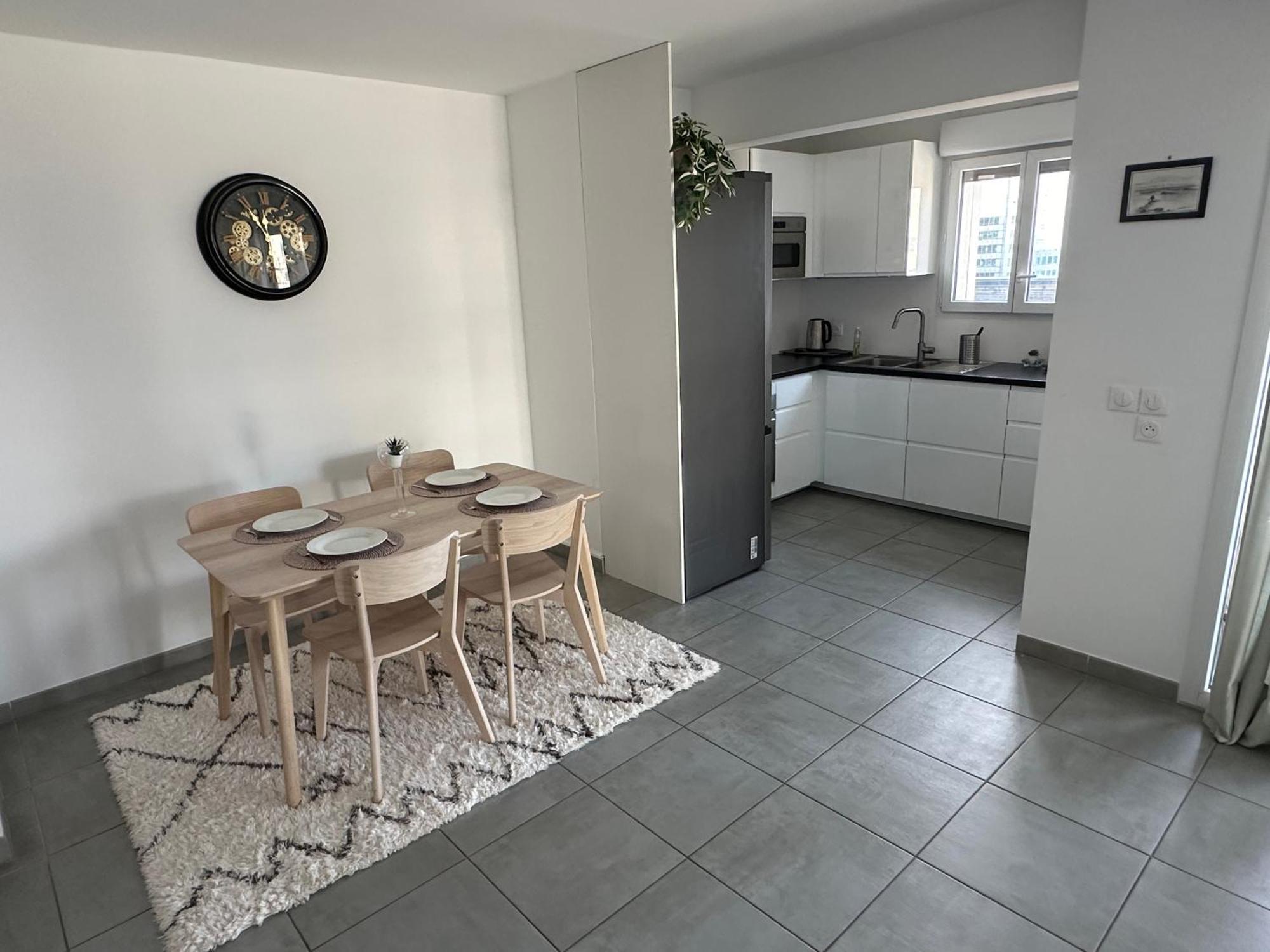 Apparemment Lumineux Appartement