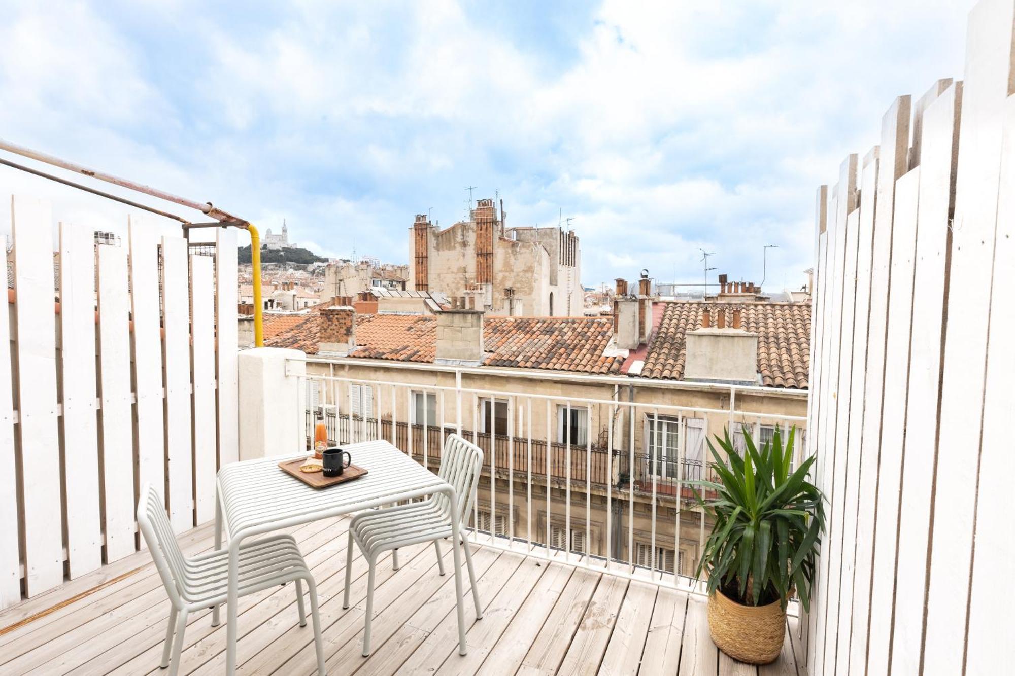 The Babel Community - Vieux Port Aparthotel *