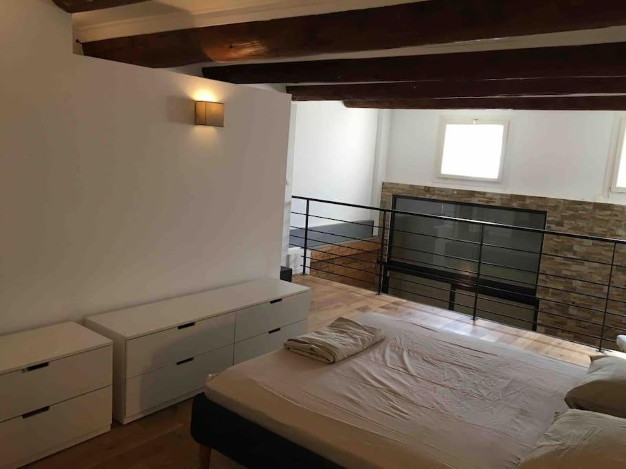 Apartment Flc -notre-dame 5 Min, Luxurious Loft 4 Rooms, 8 Guests-