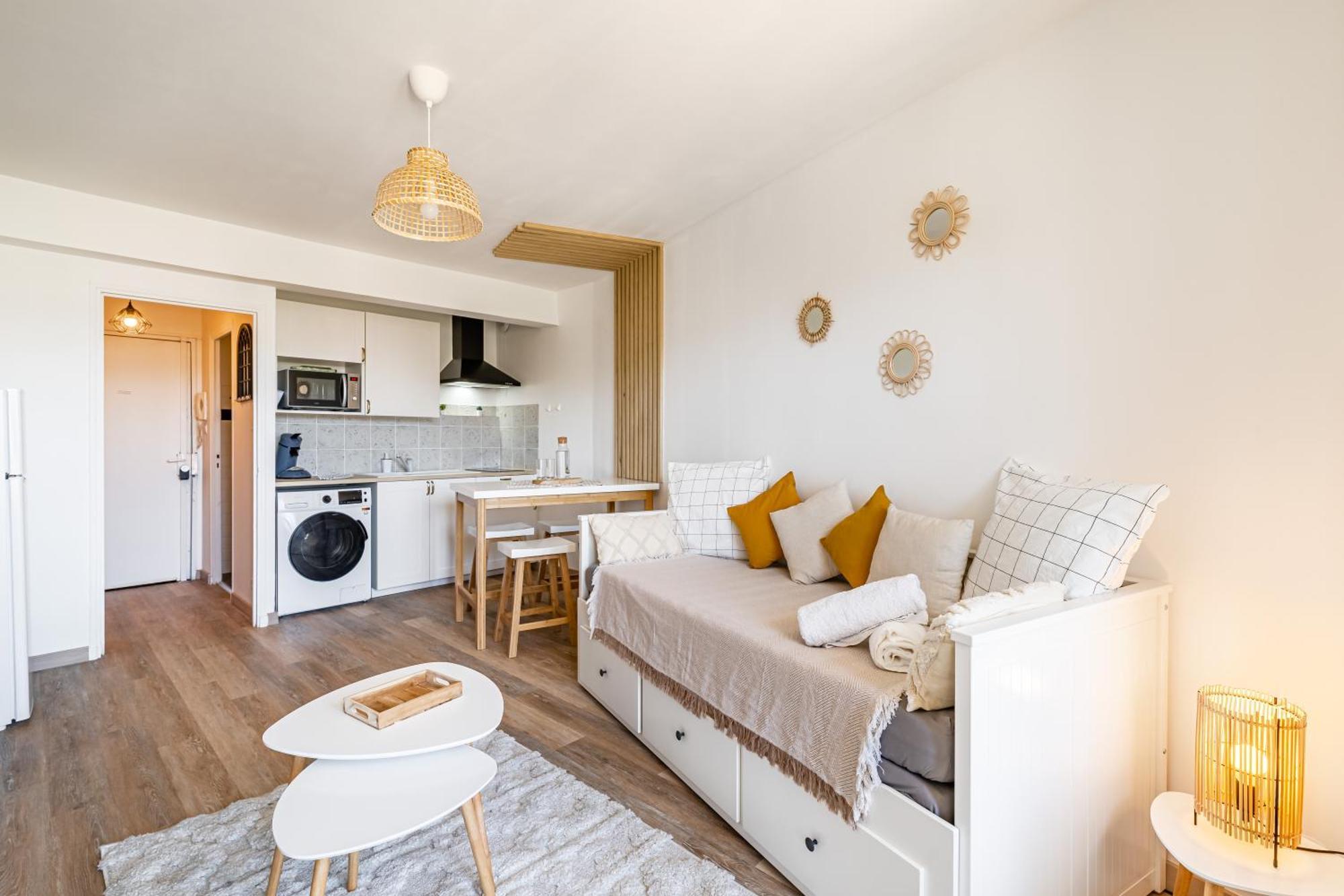 Apartment St Charles : Confortable+ Balcon *