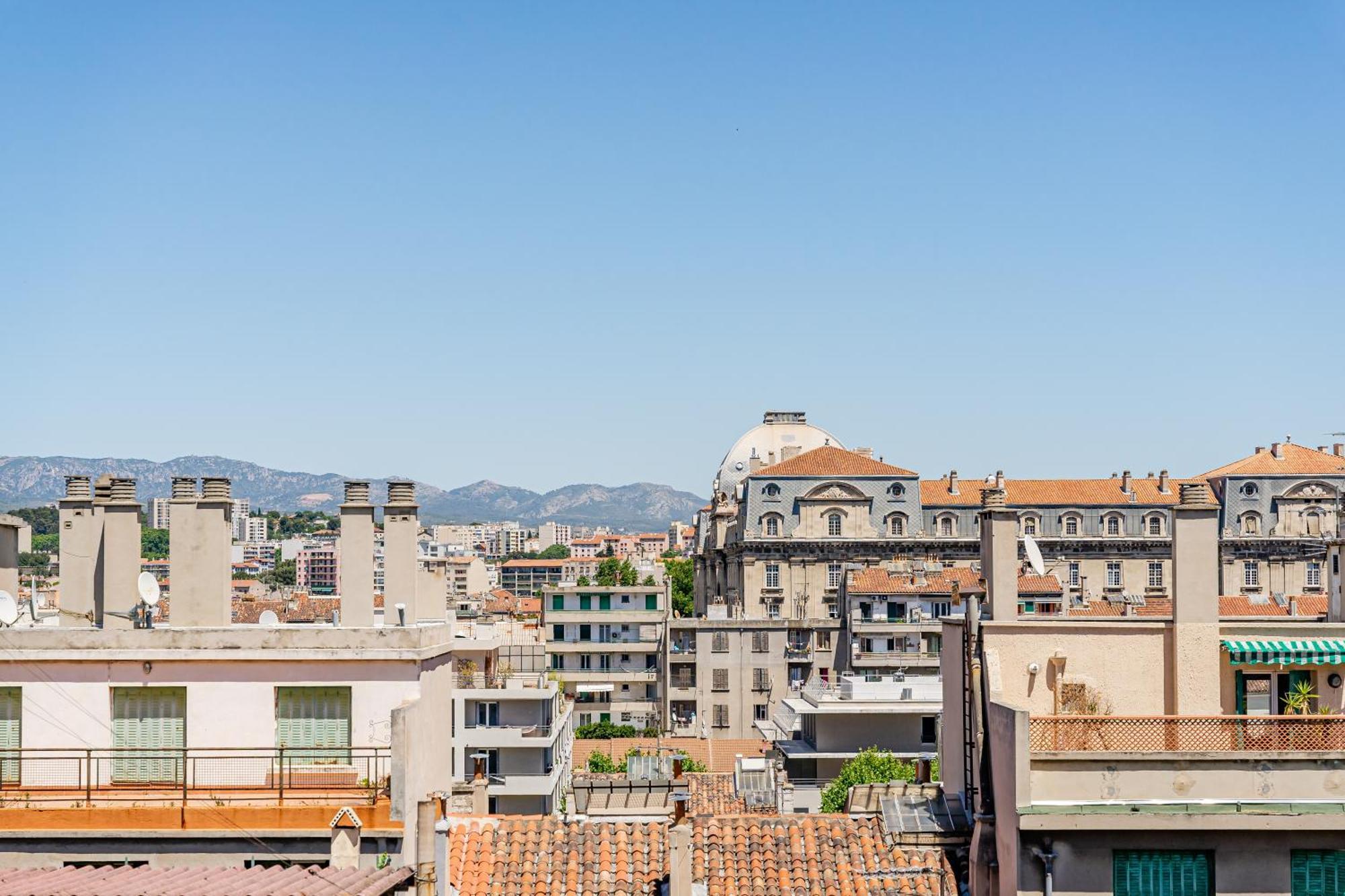 Apartment St Charles : Confortable+ Balcon Marseilles