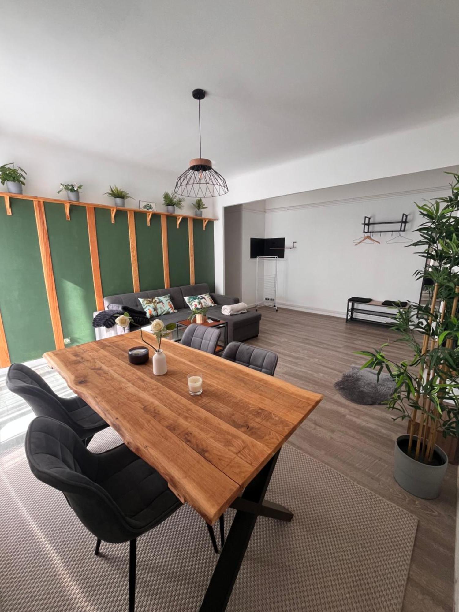 Cosy - Plein Centre Apartment