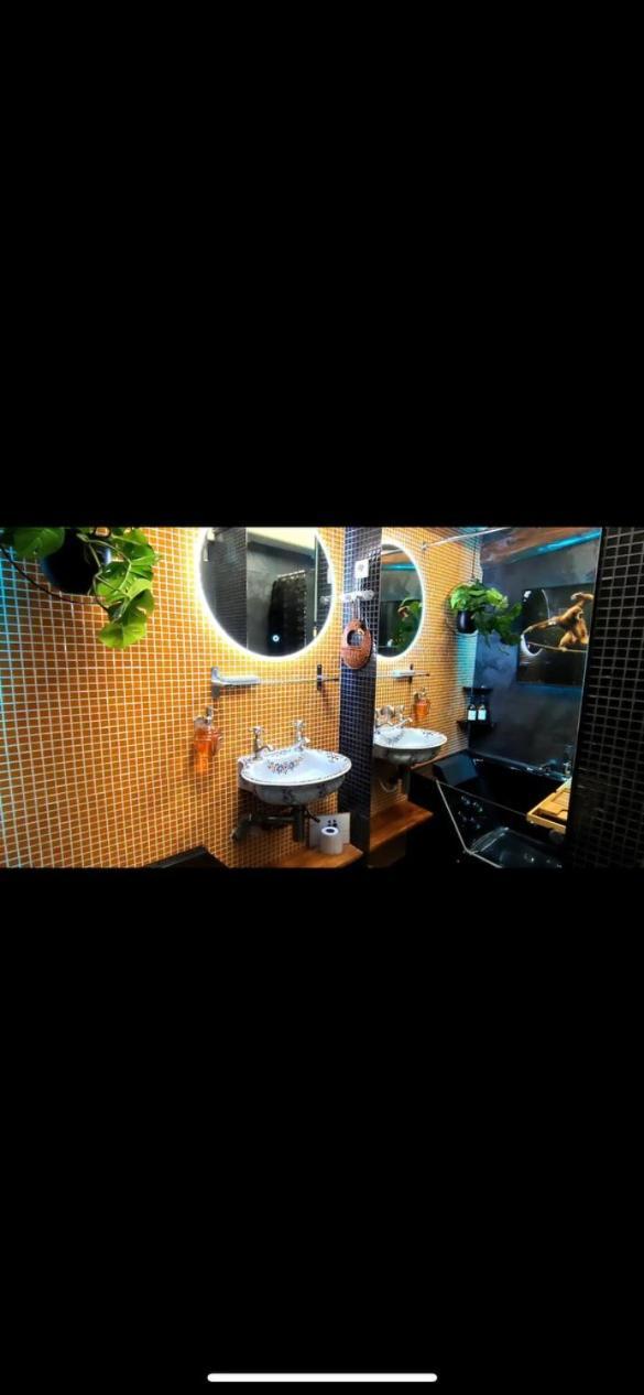 Jungle Apartment *