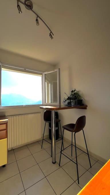 Superbe 2 Avec Vue Sur La Et La Montagne Marseille