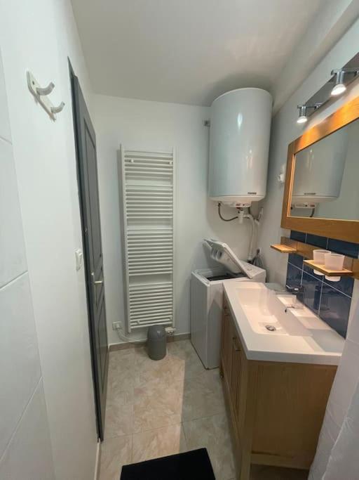 Holiday home Maisonnette Calme Vue Collines Marseille