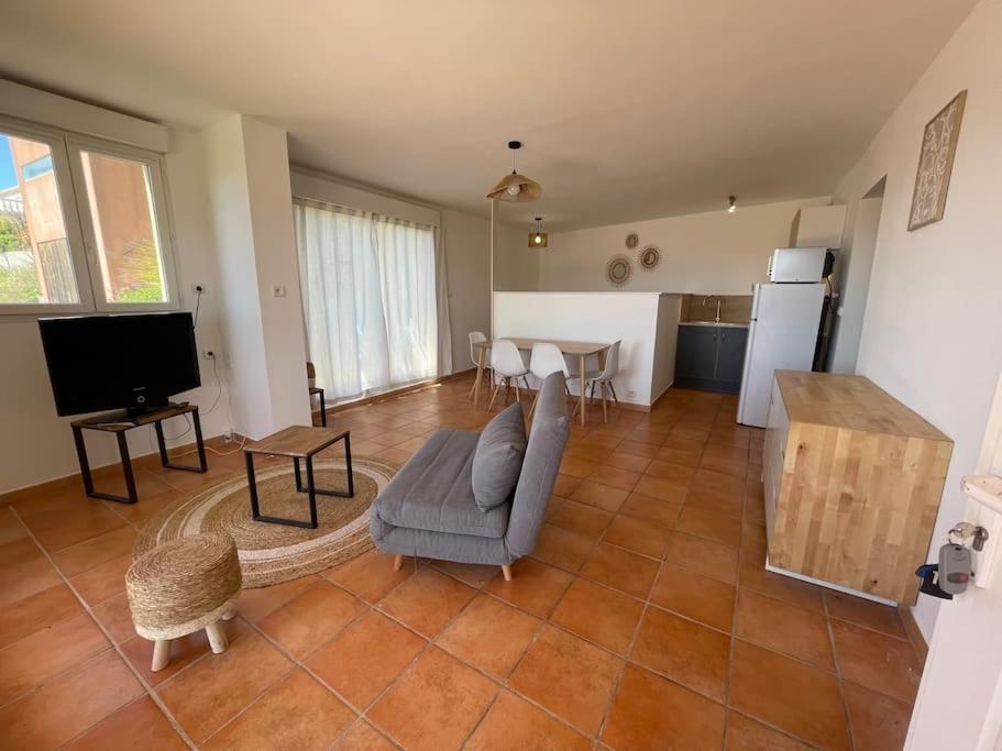 Holiday home Maisonnette Calme Vue Collines