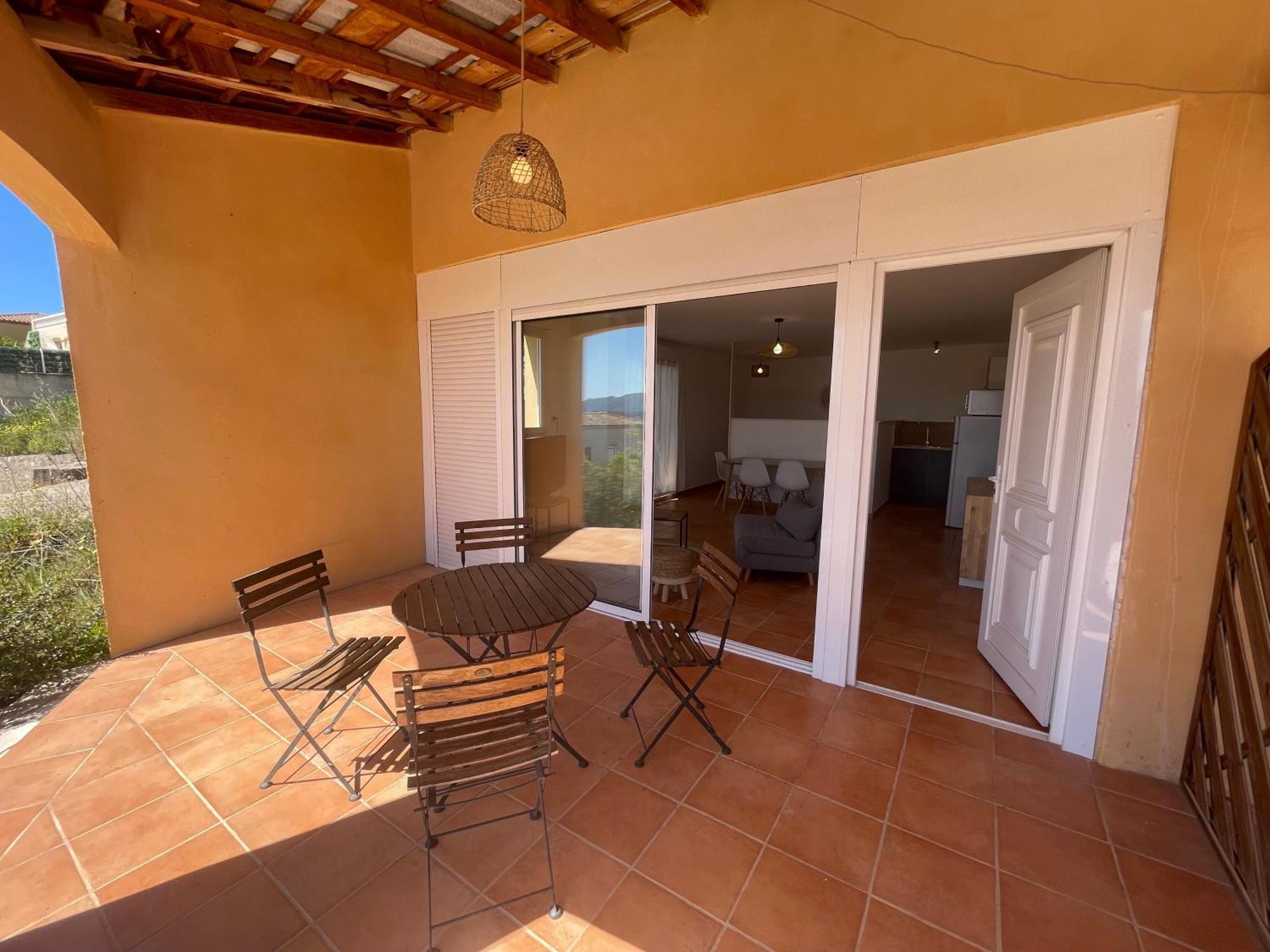 Holiday home Maisonnette Calme Vue Collines