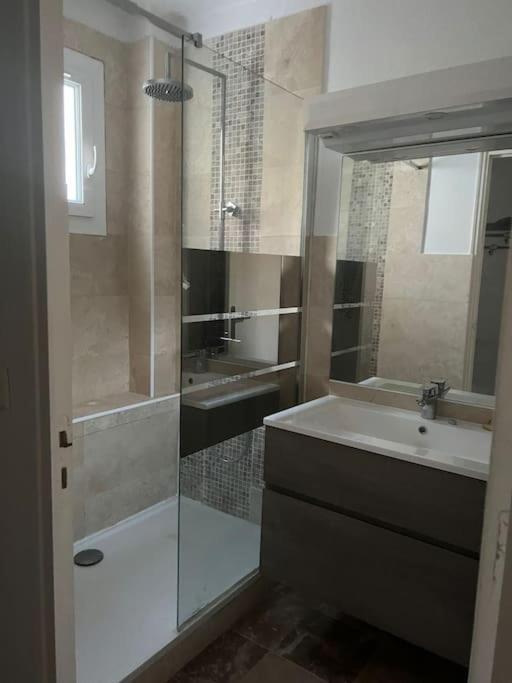 Bas De Avec Grande Piscine Apartment Marseille