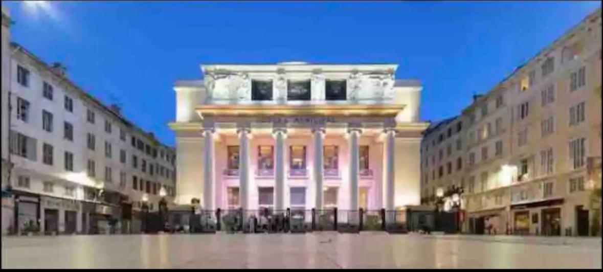 Studi 400 Vieux Port Opera *