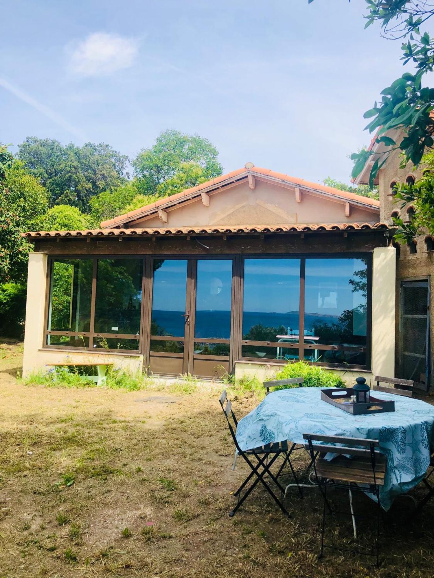 Maisonnette Independante Toute Equipee Avec Piscine Et Vue Mer Exceptionnelle Apartment Marseilles