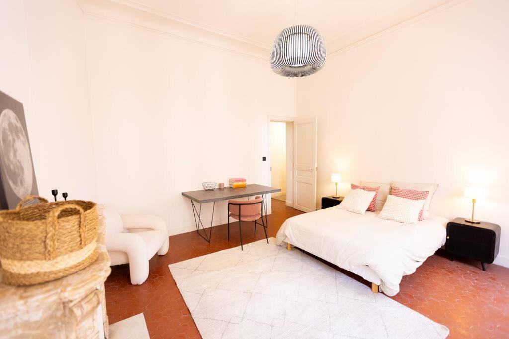 Grand Standing Apartment