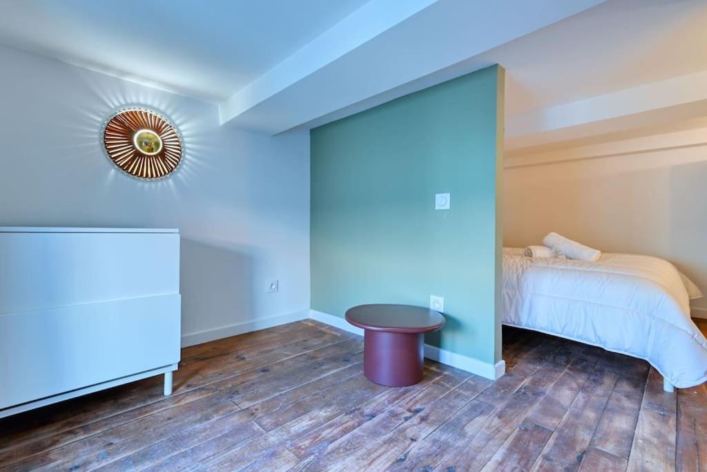Apartment Duplex Elegant, Dynamique A 100 Metres Du Vieux Port Marseilles