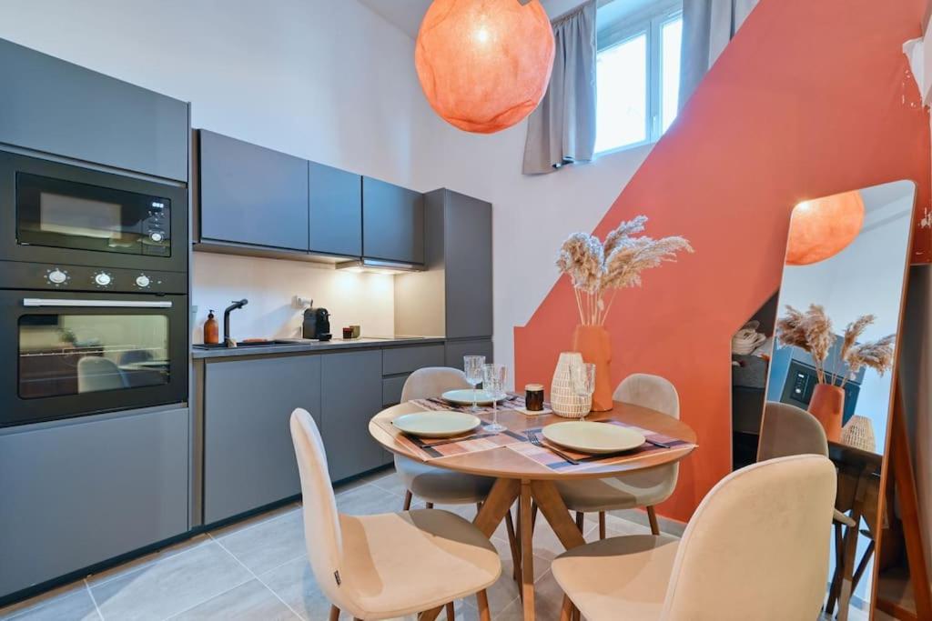 Apartment Duplex Elegant, Dynamique A 100 Metres Du Vieux Port