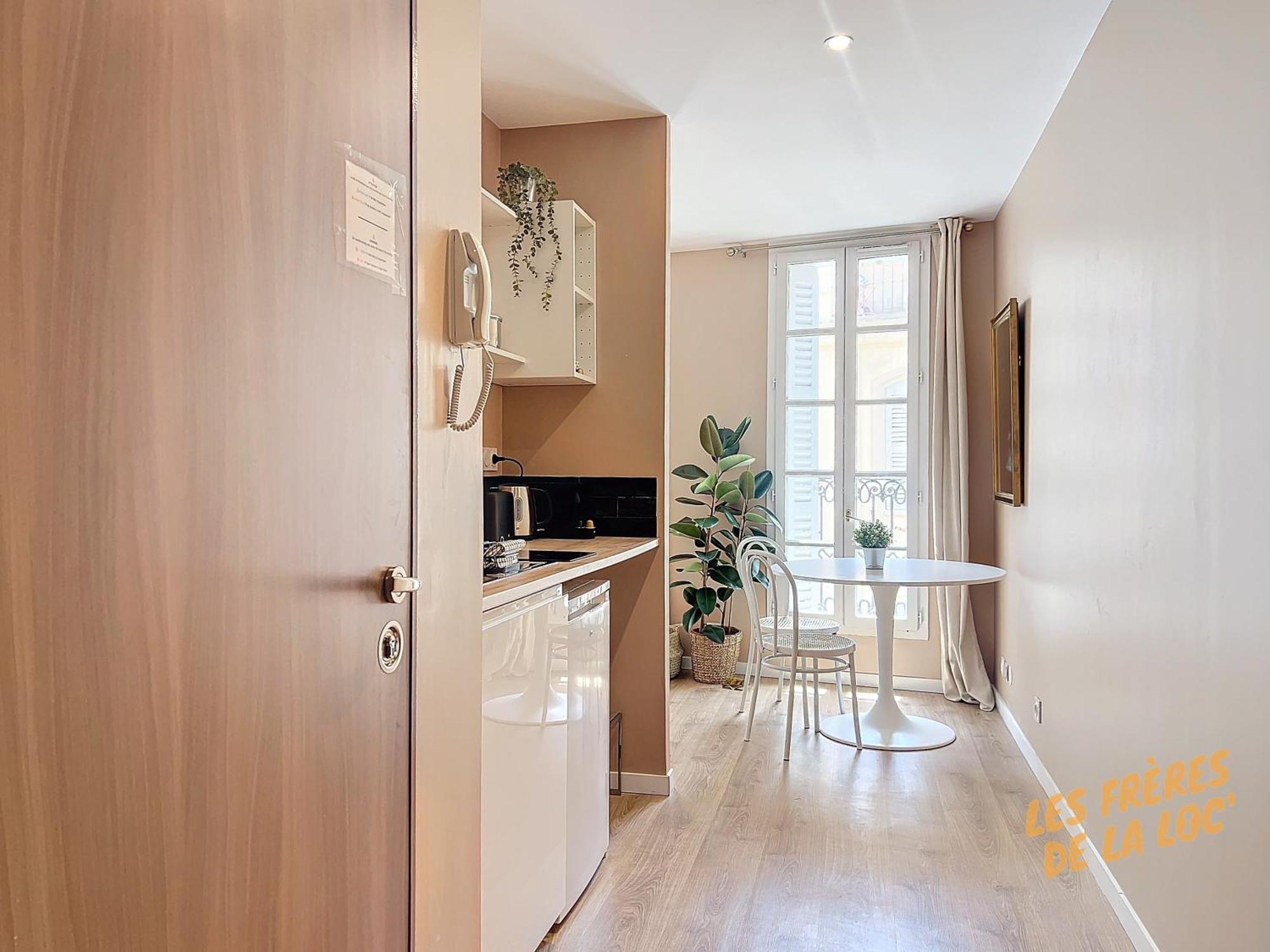Apartment Joli - Hyper & Climatisation - Les Freres De La Loc' Marseille
