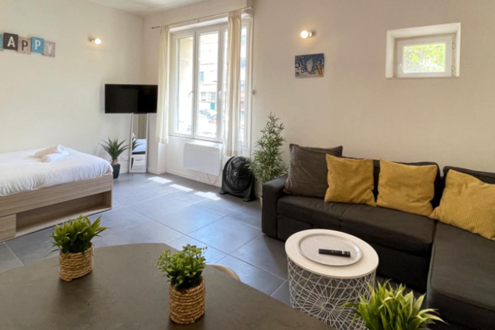 Appartement ô Pied Du Paniervieux Portspacieuxwifinetflix Marseille