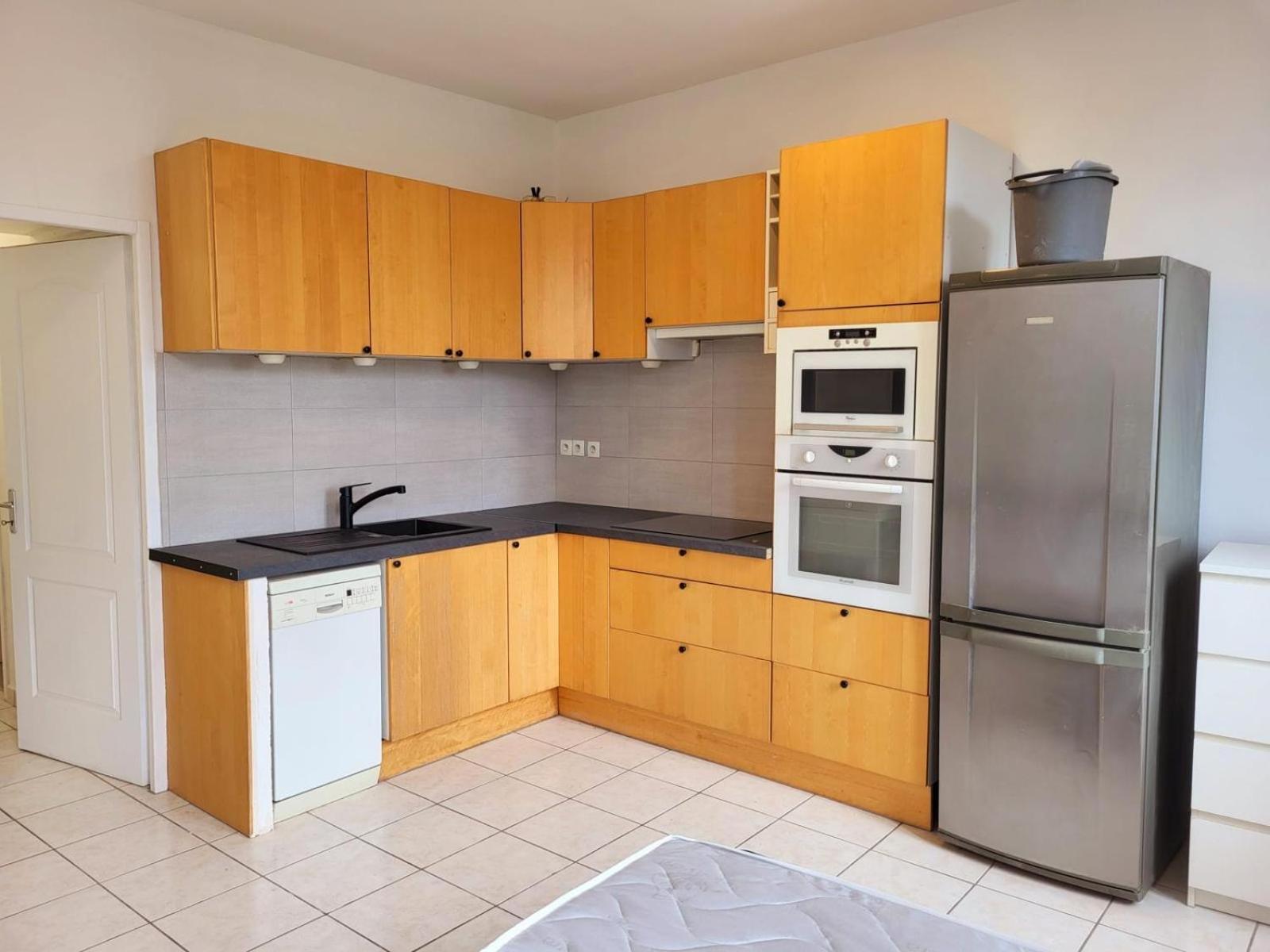 Le Petit Marseillais Apartment *