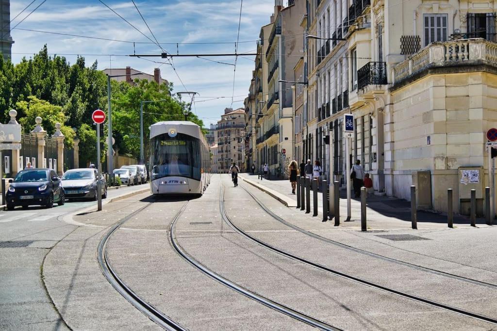 Longchamp - Studio A 8 Min A Pied Du Metro Longchamp
