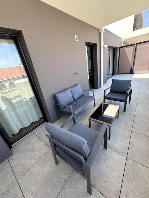 Magnifique T2-climatise Avec Terrasse-catalans Marseille