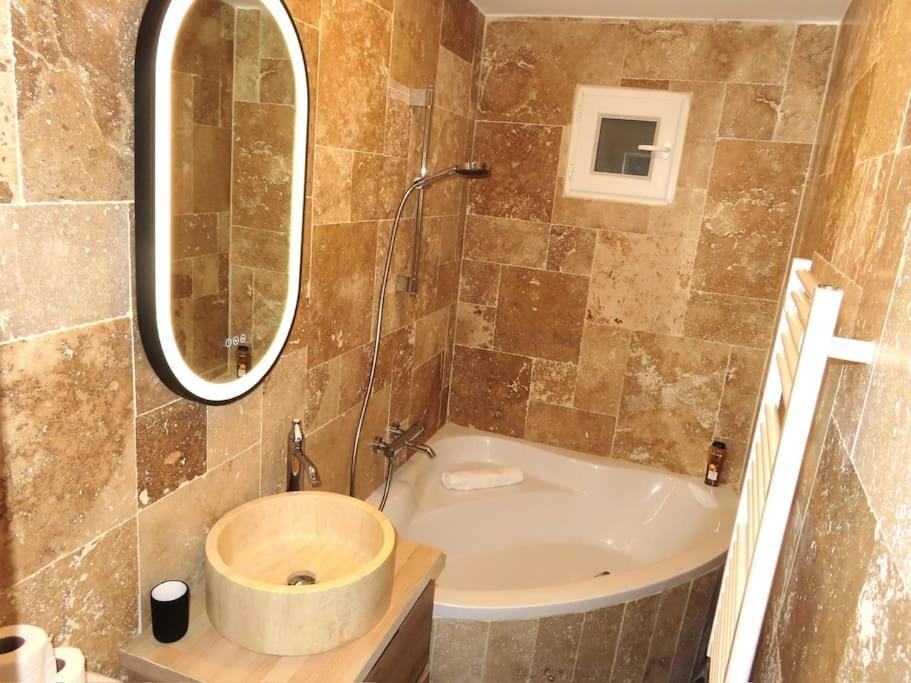 Ancien Salomon Xvie Siecle Appartement Marseilles
