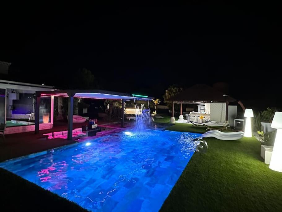 Fabuleuse -7 -14 Pers Avec Grande Piscine 2 Jacuzzis Pousada