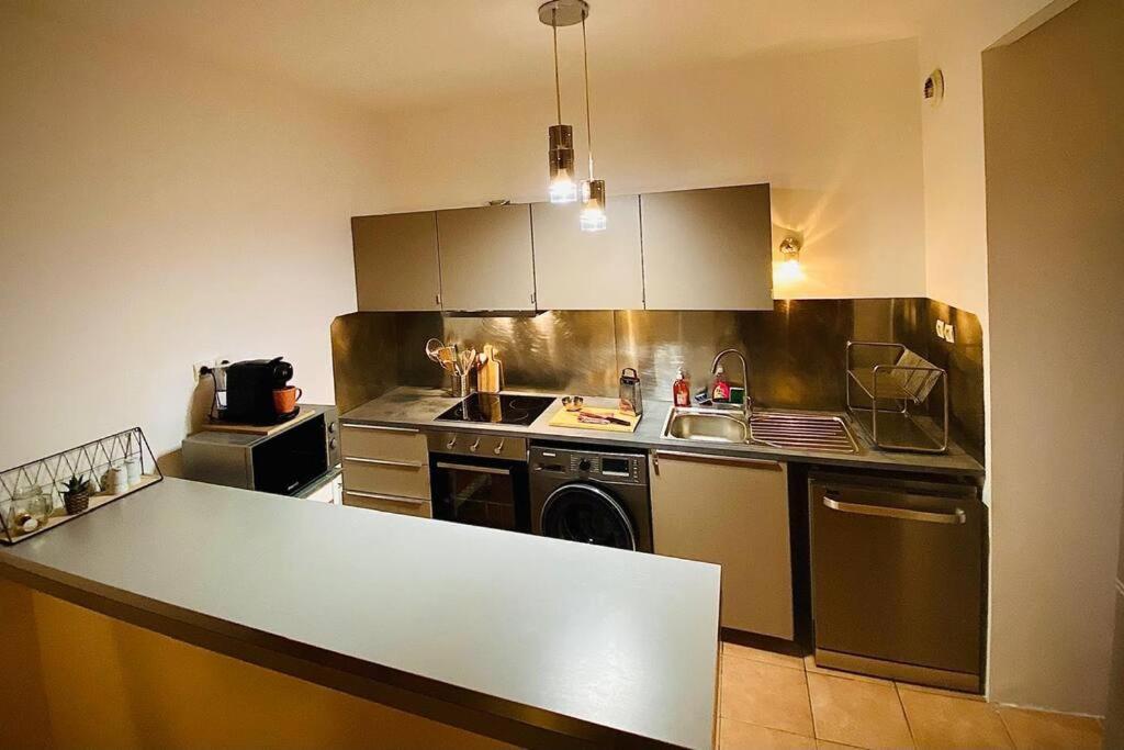 Votre Pied-a-terre A T3 Cosy A Deux Pas Du Vieux-port Apartment *