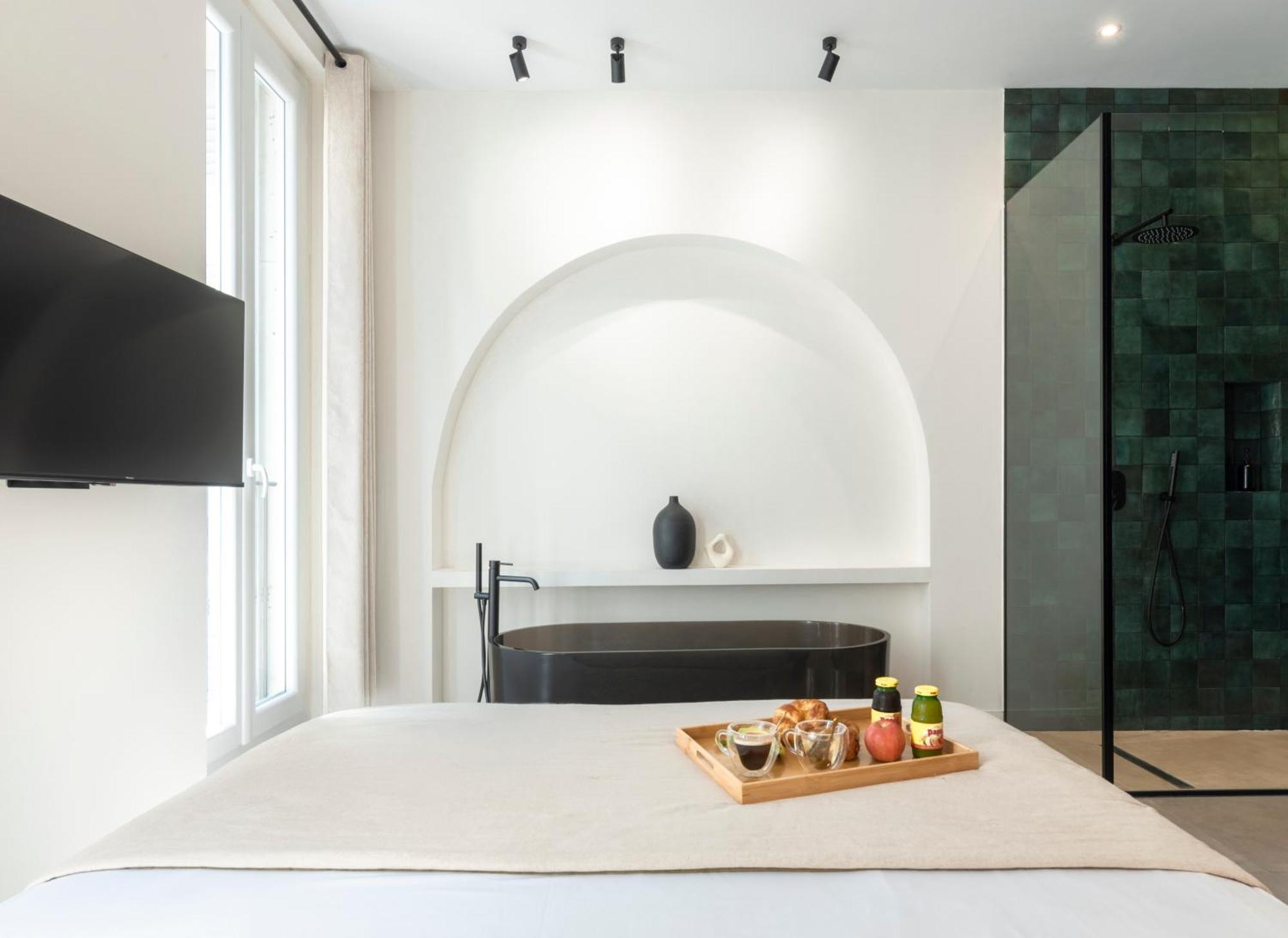 Mouchki Hotel