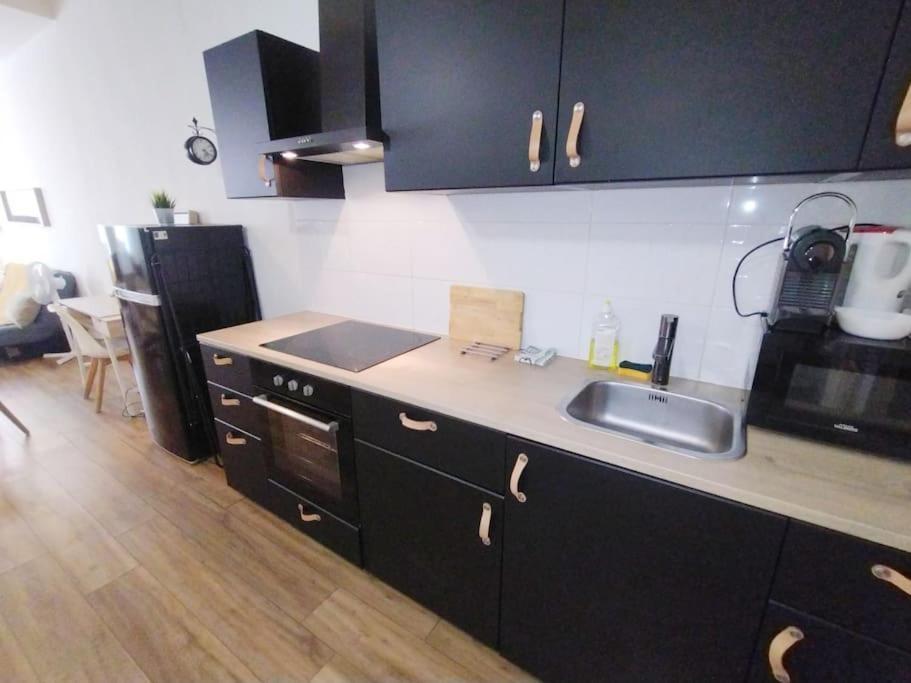 Sur Le Vieux Port , 50m2, 4pers Apartment Marseille