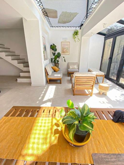 Maison Moderne Avec Piscine Villa *