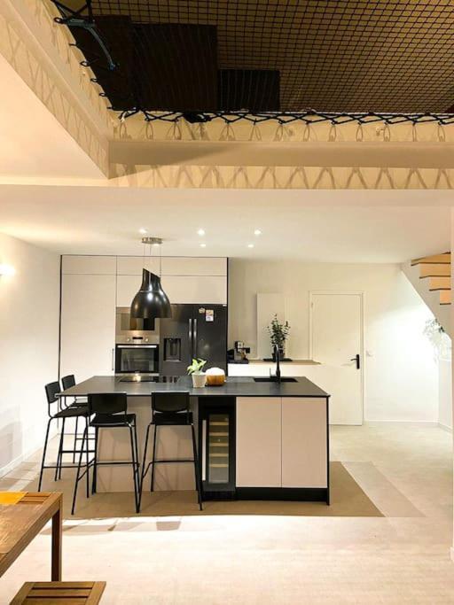 Maison Moderne Avec Piscine *