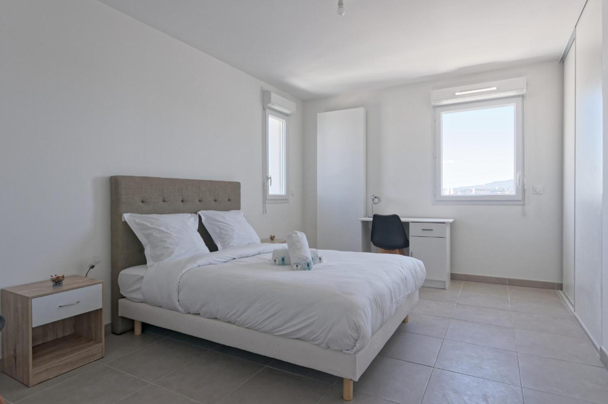 T3 Duplex Avec Parking Et Balcon A Euromed Marseille