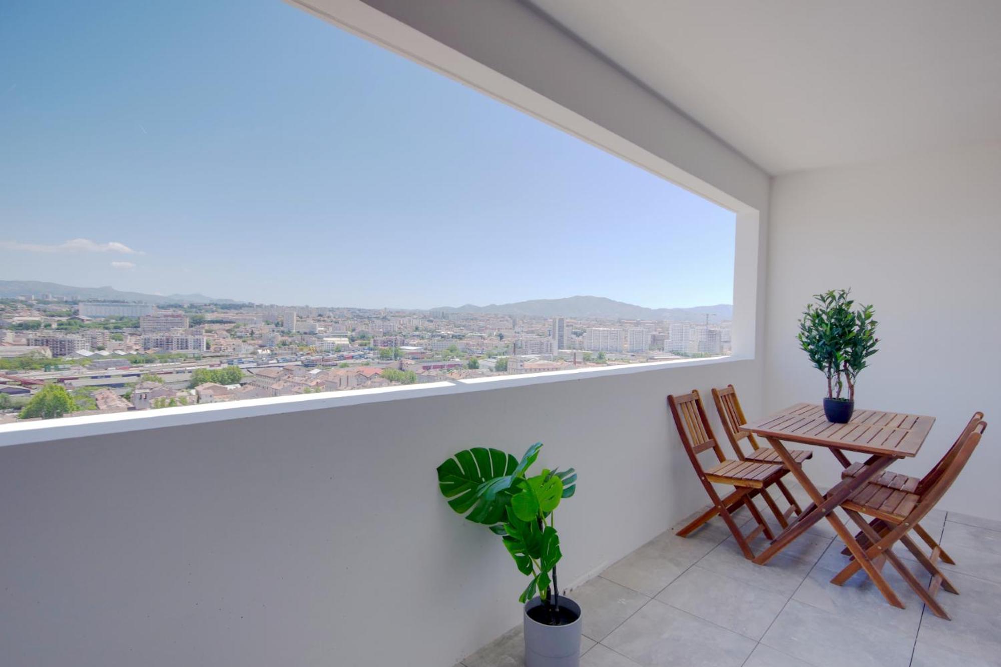 T3 Duplex Avec Parking Et Balcon A Euromed * Marseille