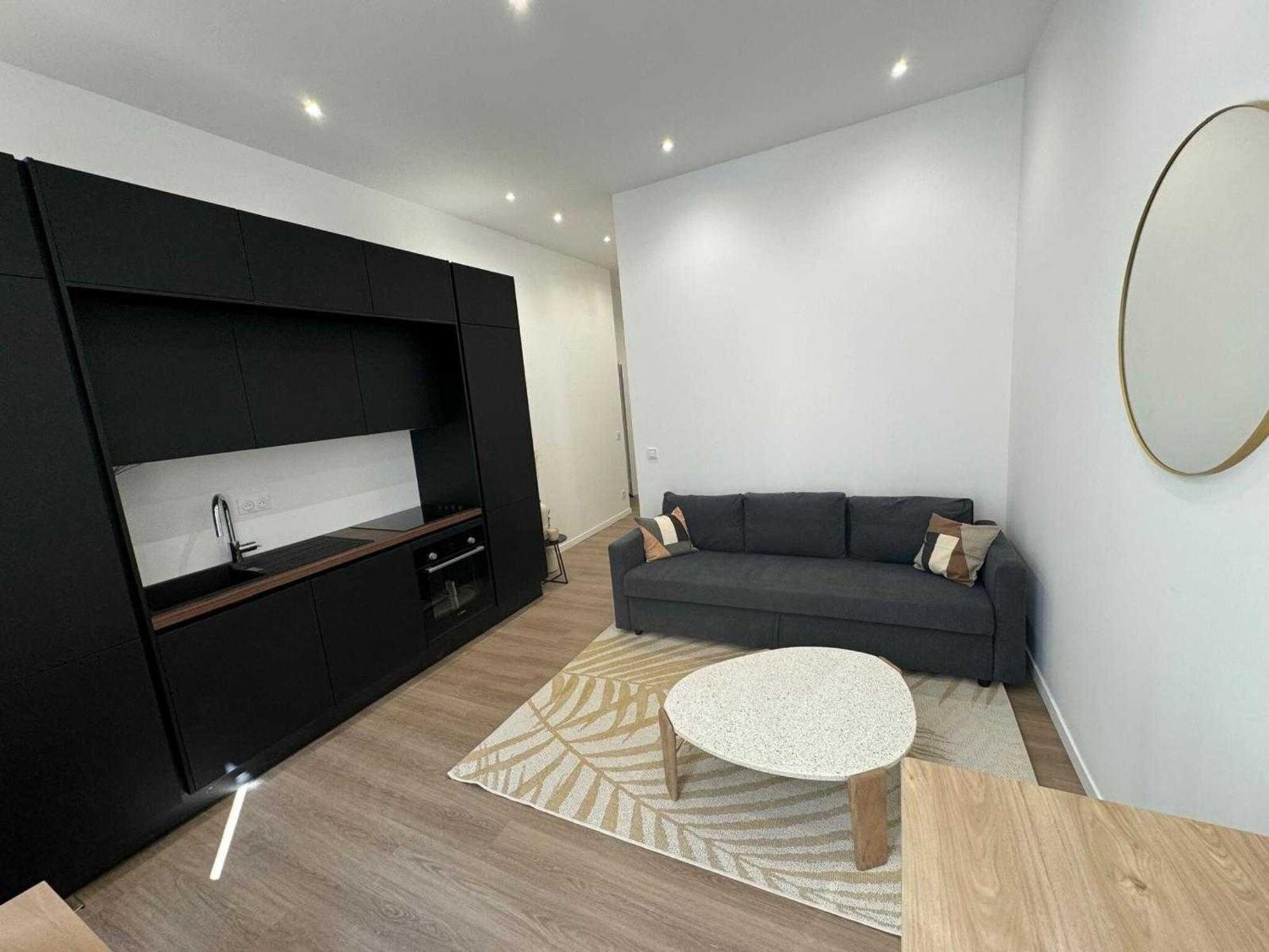 Splendid One Bedroom Apartment *