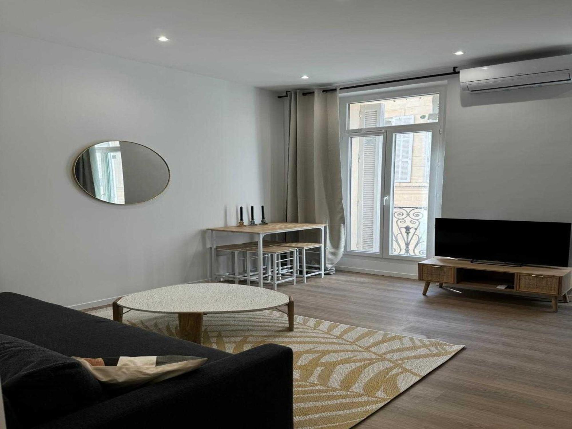 Splendid One Bedroom Apartment