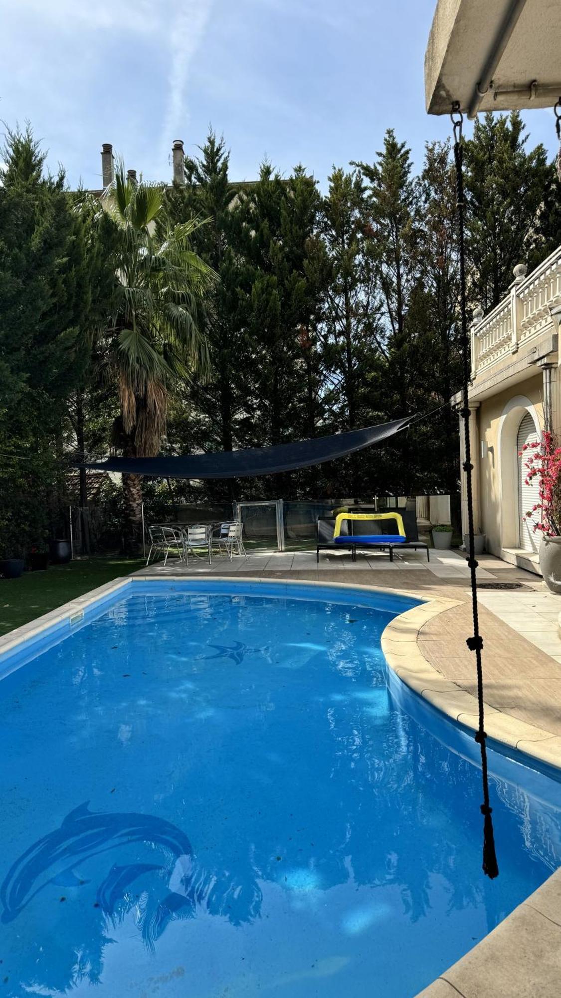 Piscine Confort, Barbecue 4 Etoiles