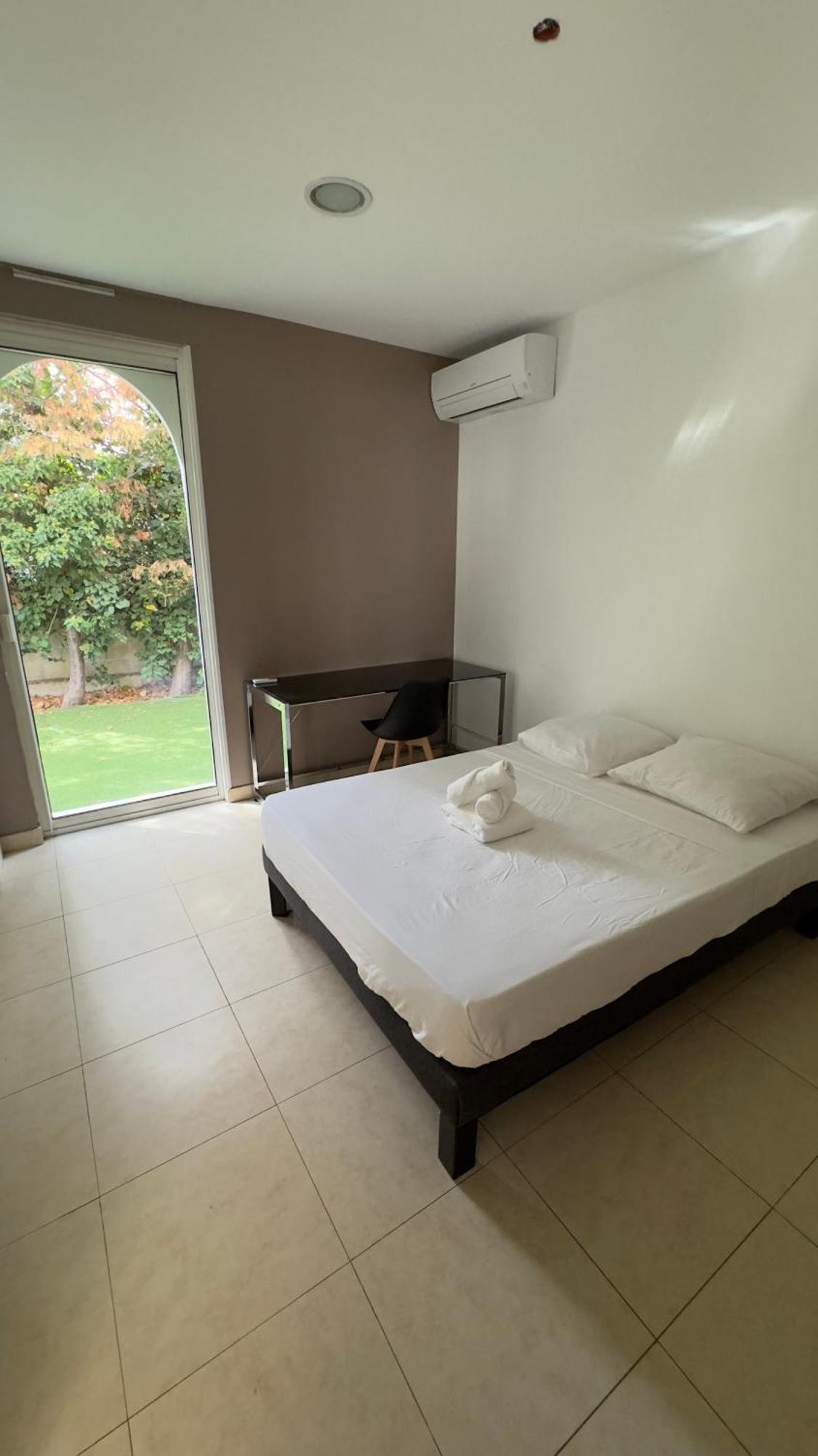 Piscine Confort, Barbecue 4 Etoiles Biệt thự