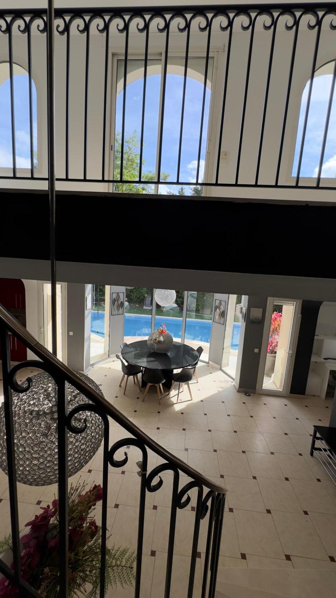 Piscine Confort, Barbecue 4 Etoiles * Marseille